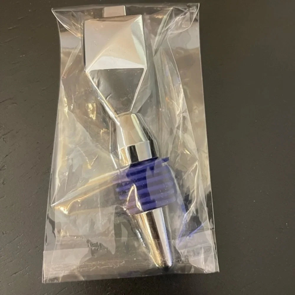 Dreidel Wine Cork Liquor Bottle Stopper - Silver Metal & Blue Silicone‎ Jewish